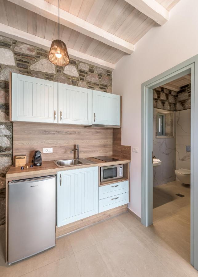 Thea Sunset Suites Mytakas Eksteriør bilde